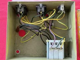 HGOE-4 BOSCH Generator Triple Outlet Box Siemens Switch #2