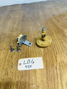 120602-0135-E2 BRIGGS STRATTON Intek Camshaft #3