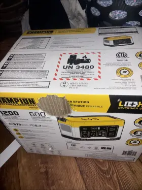 2325865 CHAMPION POWER EQUIPMENT Lithium Ion Solar Generator