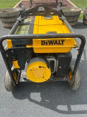 DG7009B DEWALT Generators Electric Start