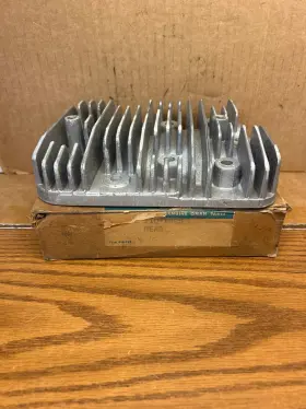 110-1895 ONAN Nos Cylinder Head Close