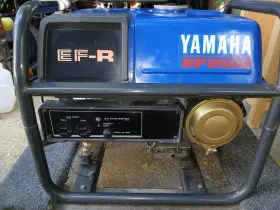 EF2500 YAMAHA Generator Starts